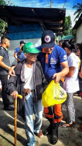 SM Foundation, partners distribute relief packs to earthquake victims in Davao