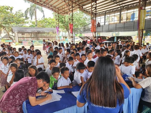SM Foundation provides free medical services to students in Zamboanga