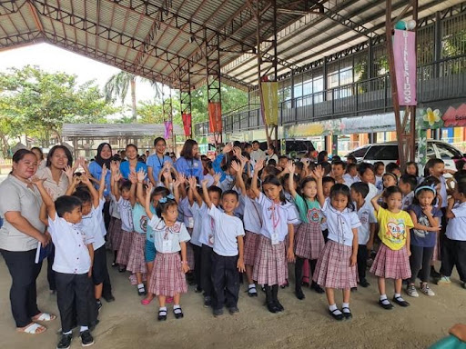 SM Foundation provides free medical services to students in Zamboanga