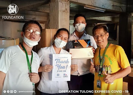 SM Foundation provides PPEs to San Lazaro Hospital