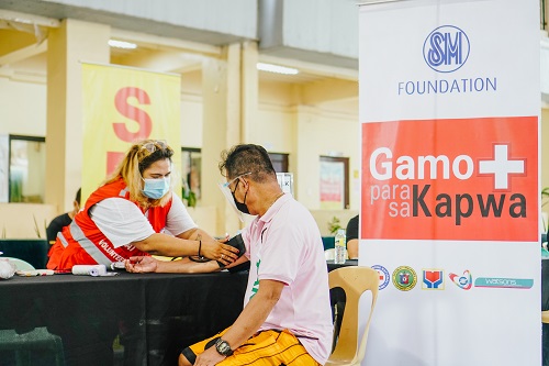 SM Foundation, SMDC conduct job fair, medical mission in Pasay