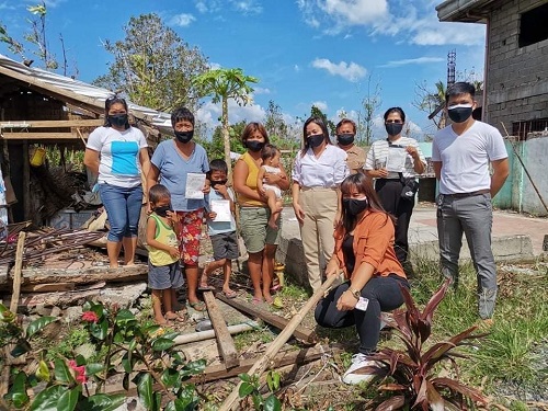 UNIQLO, SM Foundation partner in bringing aid to typhoon victims in the Philippines