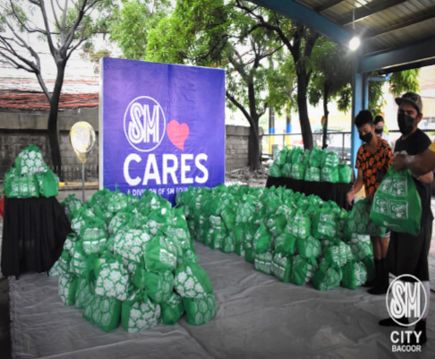 SM Foundation provides aid for Typhoon Fabian victims in Bacoor