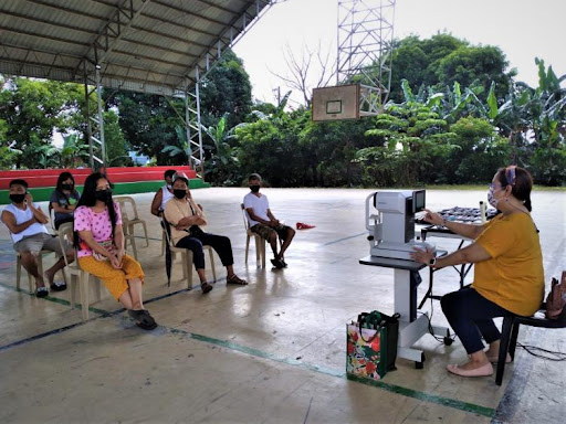 SM Foundation’s mobile blood donation drive, free eye check-up in Cavite