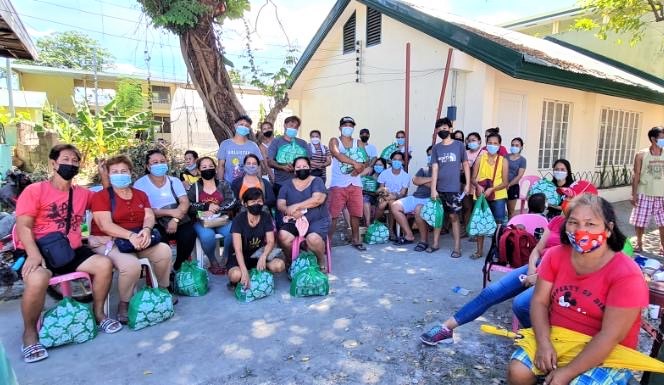 SM Foundation distributes Kalinga packs to fire victims in Cavite City