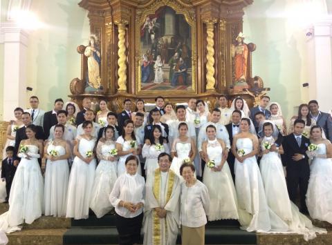 Foundation holds mass wedding for 20 SM employee-couples