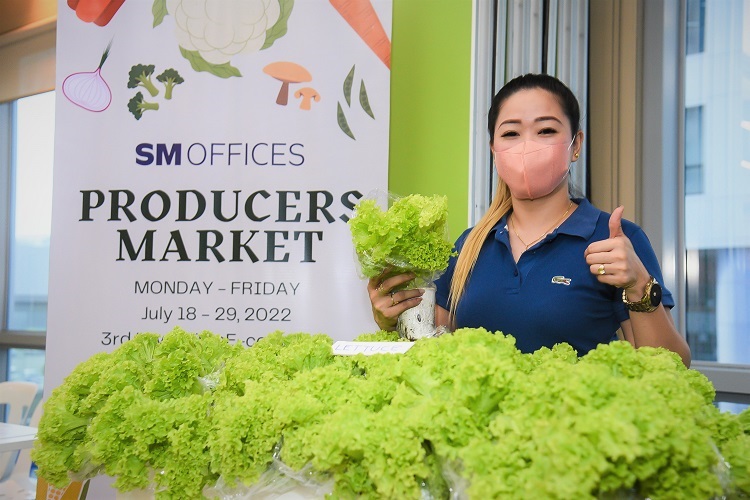 SM employees support local farmers, entrepreneurs