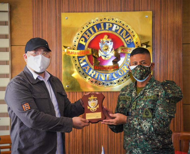 SM Foundation receives plaque of recognition from Philippine Marine Corps