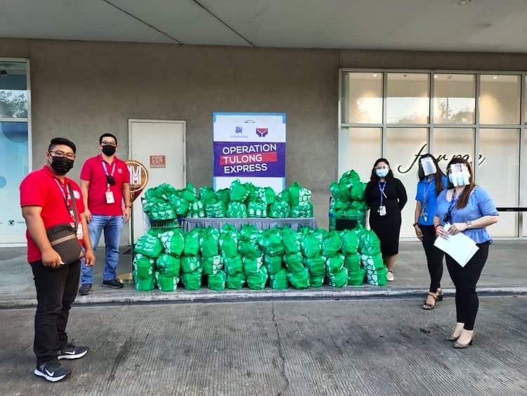 SM Foundation, Uniqlo distribute Kalinga packs in Angono