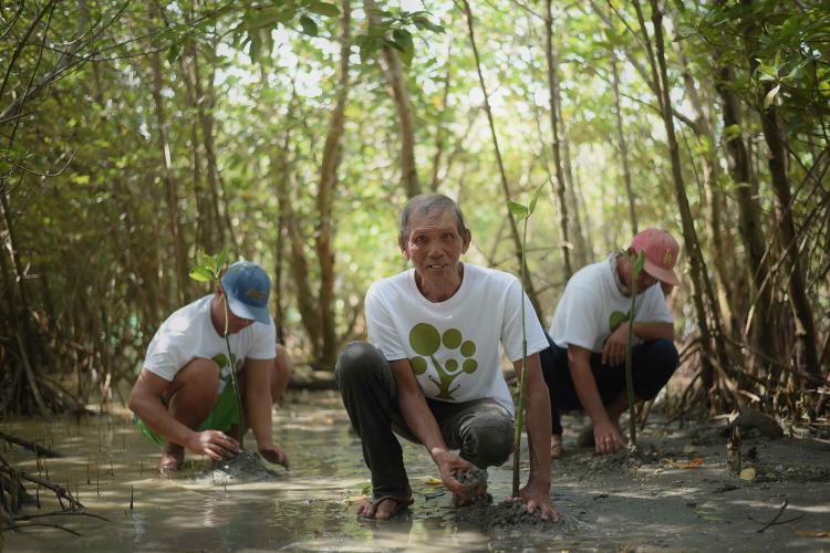 SM Foundation and Fast Retailing Foundation join hands to protect coastal villages