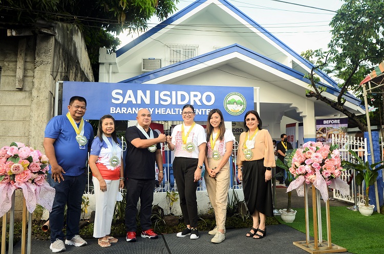 SM Foundation, UNIQLO upgrade community health centers in Bicol