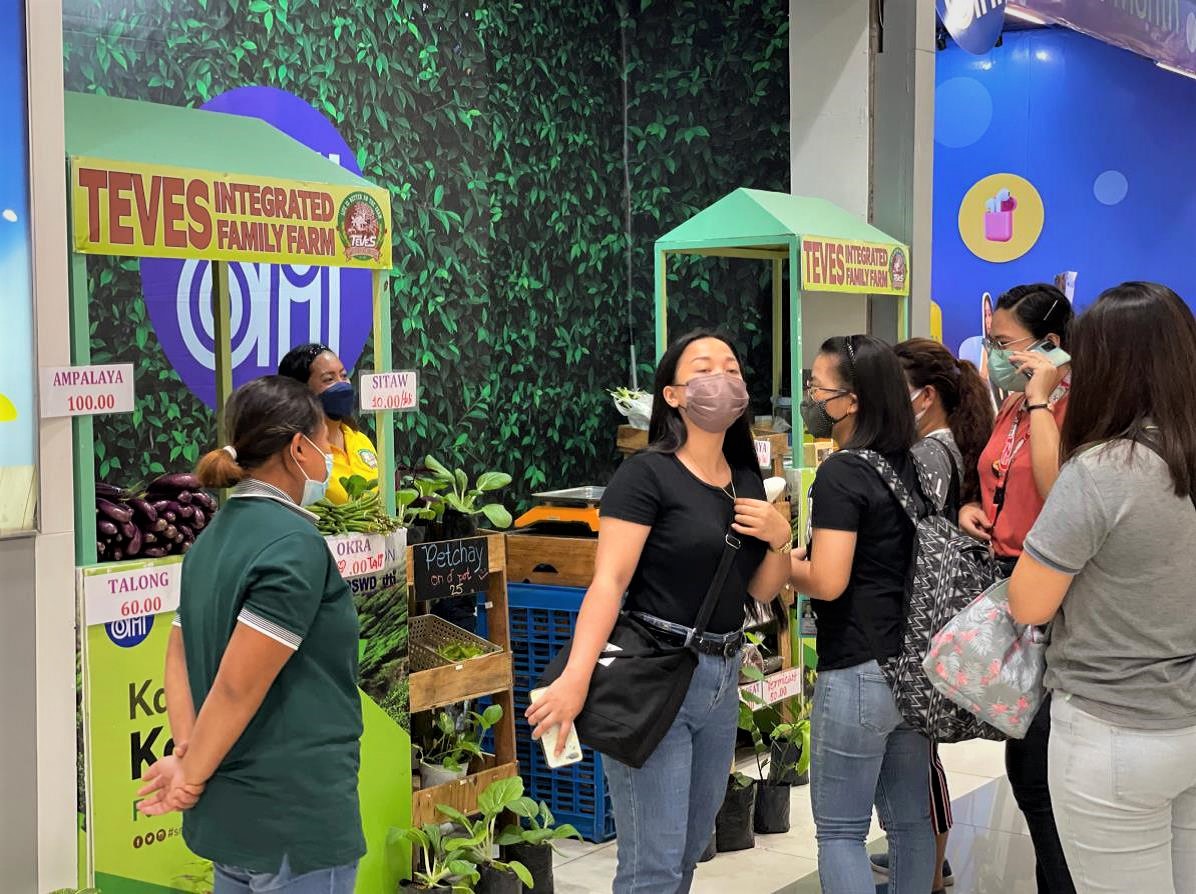 KSK farmers in Olongapo offer quality produce to mall goers