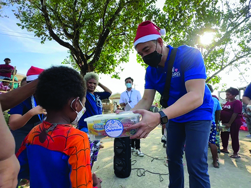 SM employees give the gift of volunteerism