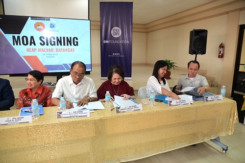 SM group to build new school buildings in Laguna, Batangas