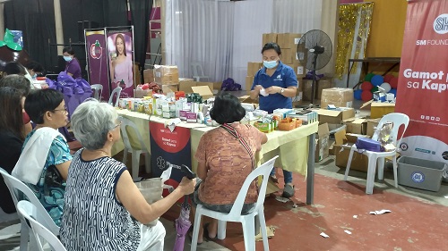 Iloilo market vendors get free medical care