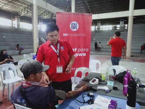 Iloilo market vendors get free medical care