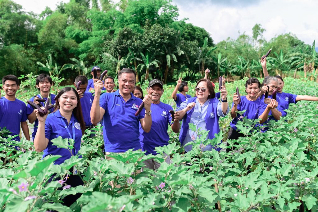 SM Foundation marks graduation of farmers