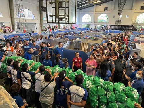 SM Foundation mobilizes relief opps after fire hits Manila communities