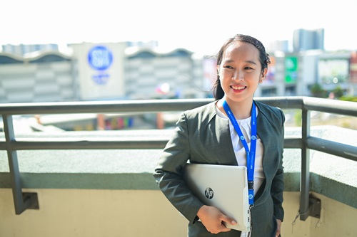 Philippines NGO-SM Foundation-scholarship-Mary June-Iloilo-1