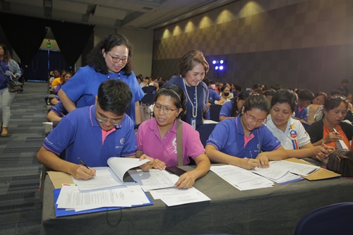 SM Foundation awards over 1,000 new college scholarships 2