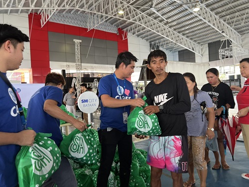 NGO Philippines-SM Foundation-OPTE-relief-operations-Limay Bataan Oil Spill-2