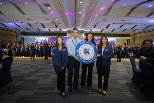 SM Foundation lauds feat of 218 scholar-graduates from batch 2024_7