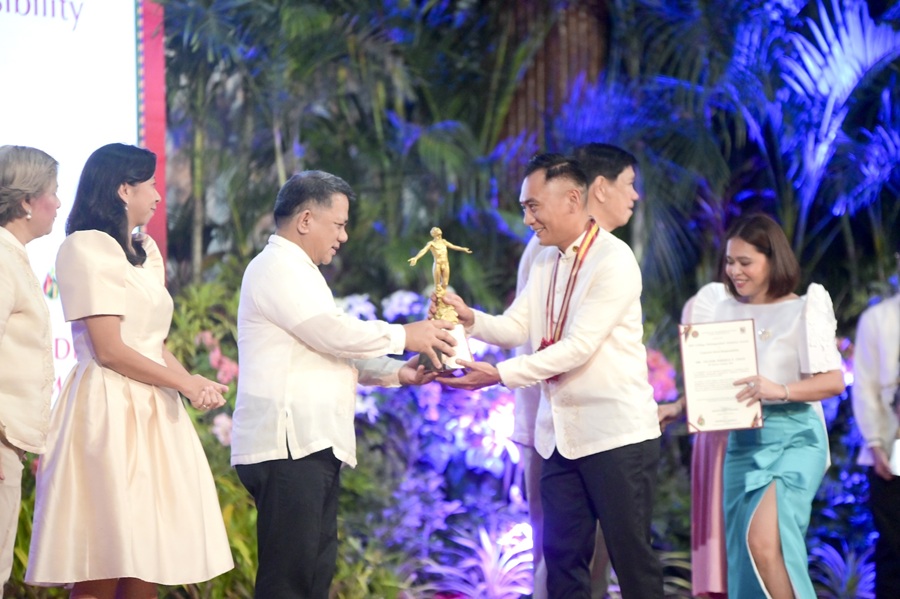 UPLB recently recognized a roster of outstanding alumni from various sectors, including Victor Persius Chan, for showcasing how public service values can thrive within business environments.