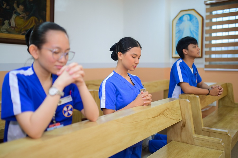Through thoughtfully designed spaces such as the meditation chapel, the hospital seeks to cultivate wellness in all its dimensions—spiritual, emotional, physical, and social.
