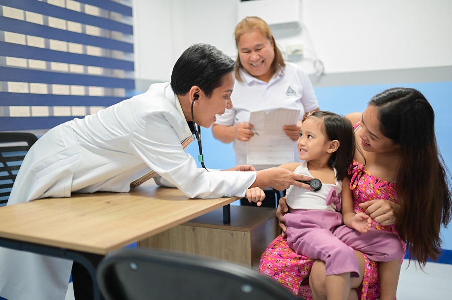 San Vicente Health Center now offers a more welcoming, patient-centered environment where doctors deliver high-quality maternal and child health care, encouraging families to seek early consultations and preventive services.
